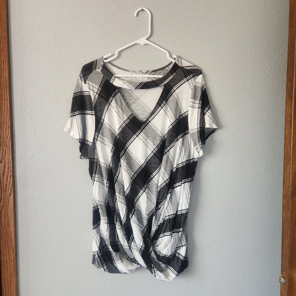 Maurices Black and White Plaid Short Sleeve Top